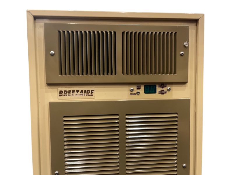 BreezaireWKSL4000SplitSystemCloseUpoftheFrontEvaporator